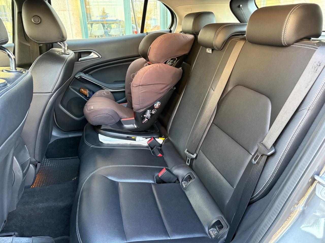 Mercedes-Benz GLA 180 CDI GLA- #8889