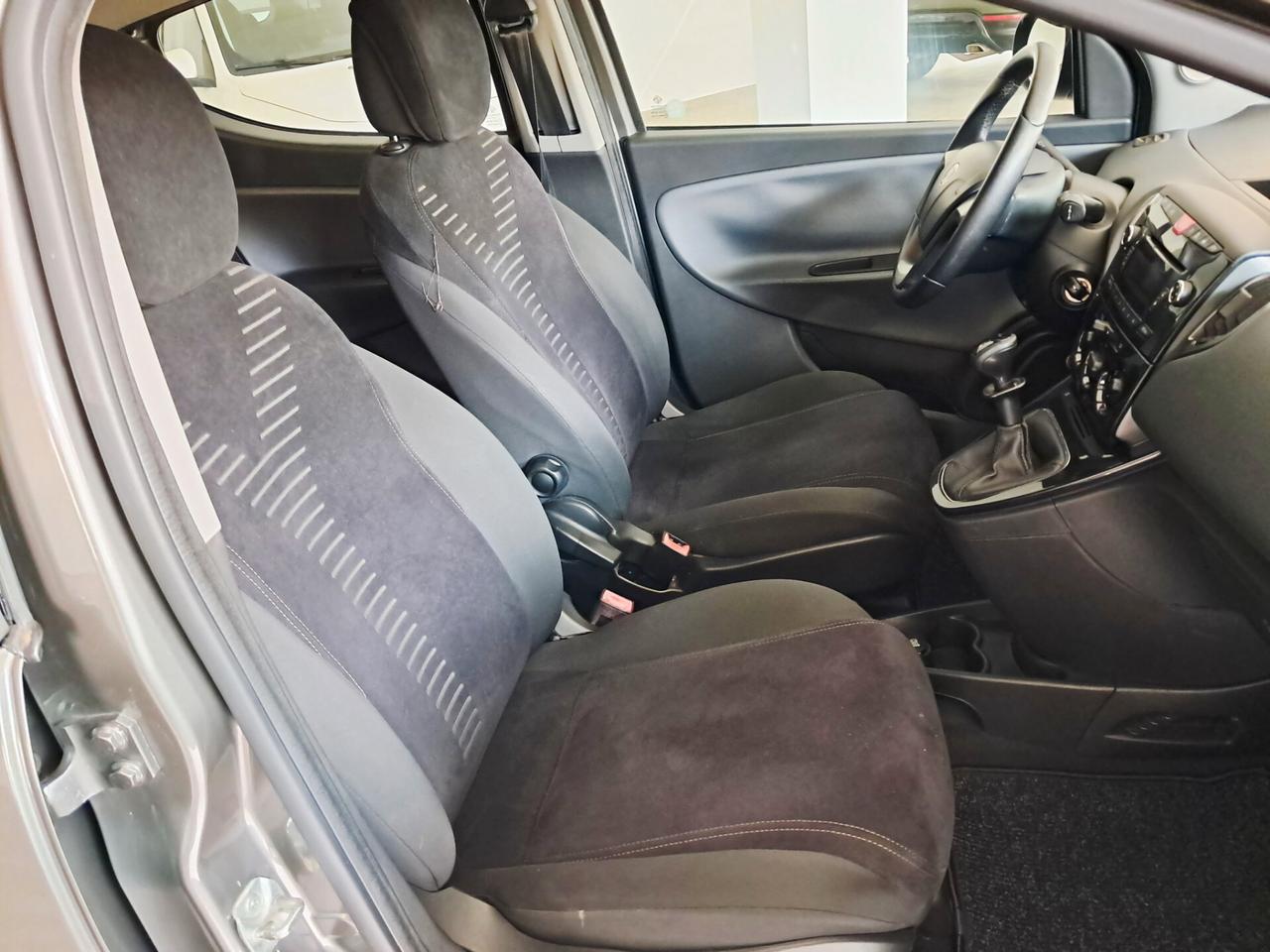 Lancia Ypsilon 1.2 69 CV 5 porte