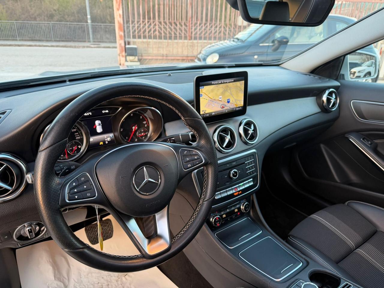 Mercedes-benz GLA 200 d 136cv -SPORT- TETTO A