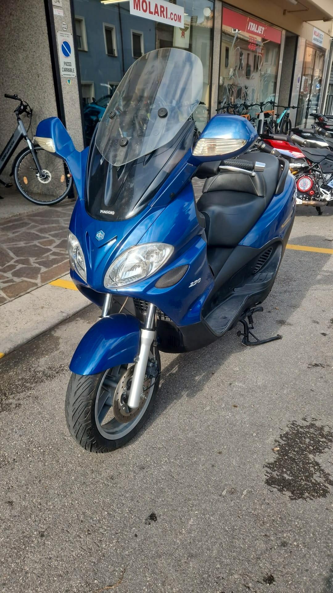 Piaggio X9 250 C.C Blu Met. 05/2004