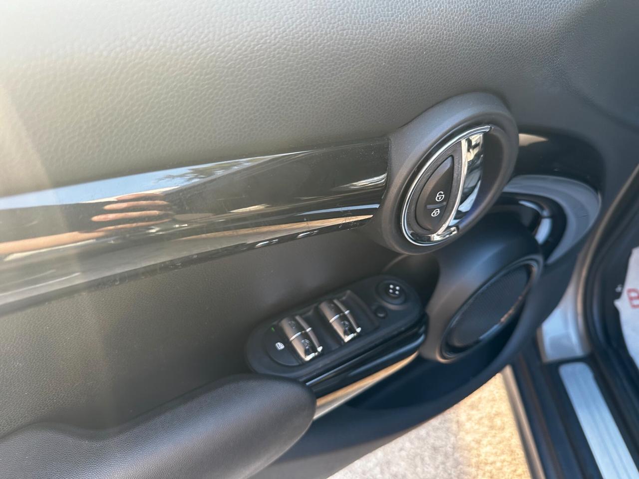 Mini ONE 1.5 Auto 5 porte NAVIGATORE / FULL LED