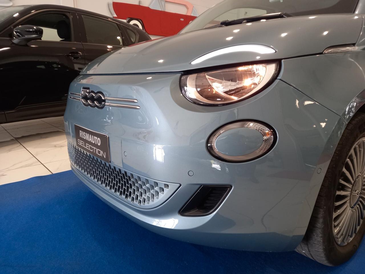 Fiat 500e 42 kWh Icon 30.000 KM
