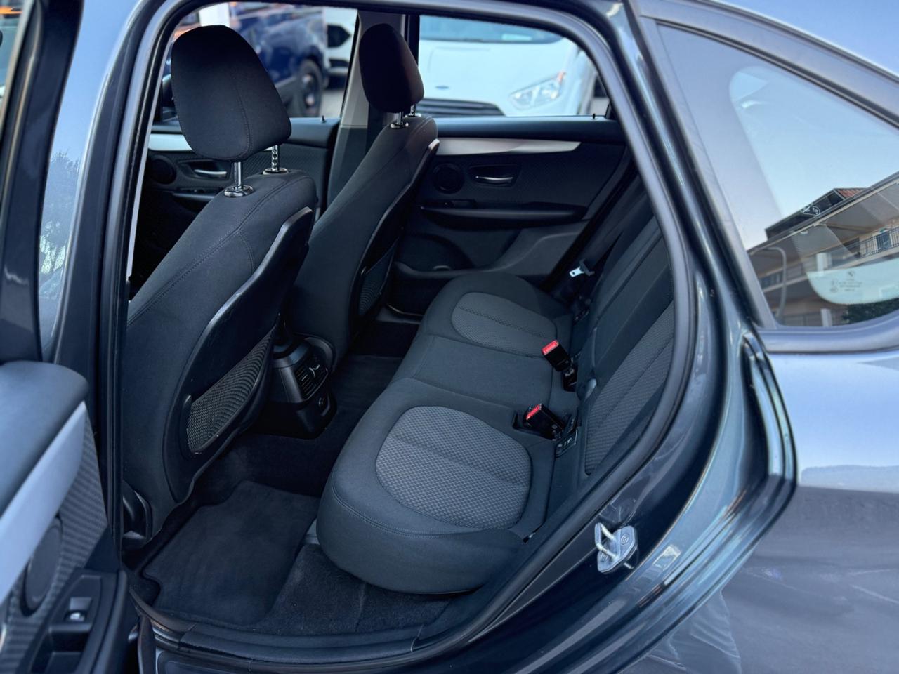 Bmw 2er Active Tourer 218d xDrive Advantage