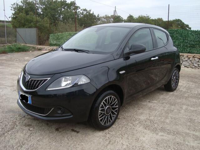 Lancia Ypsilon 1.0 FireFly 5 porte S&S Hybrid Platino