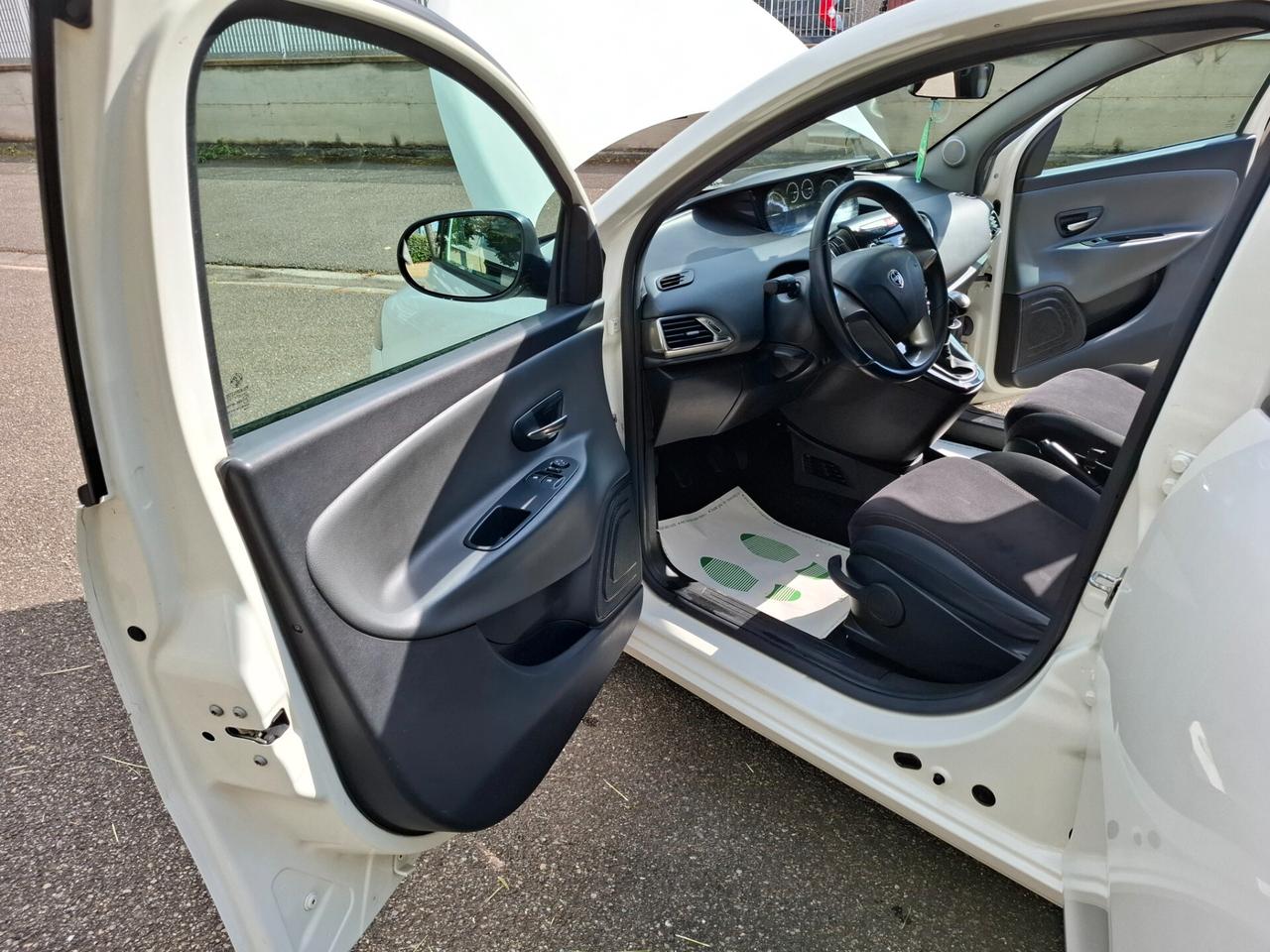 Lancia Ypsilon 1.2 69 CV 5 porte GPL Ecochic Gold