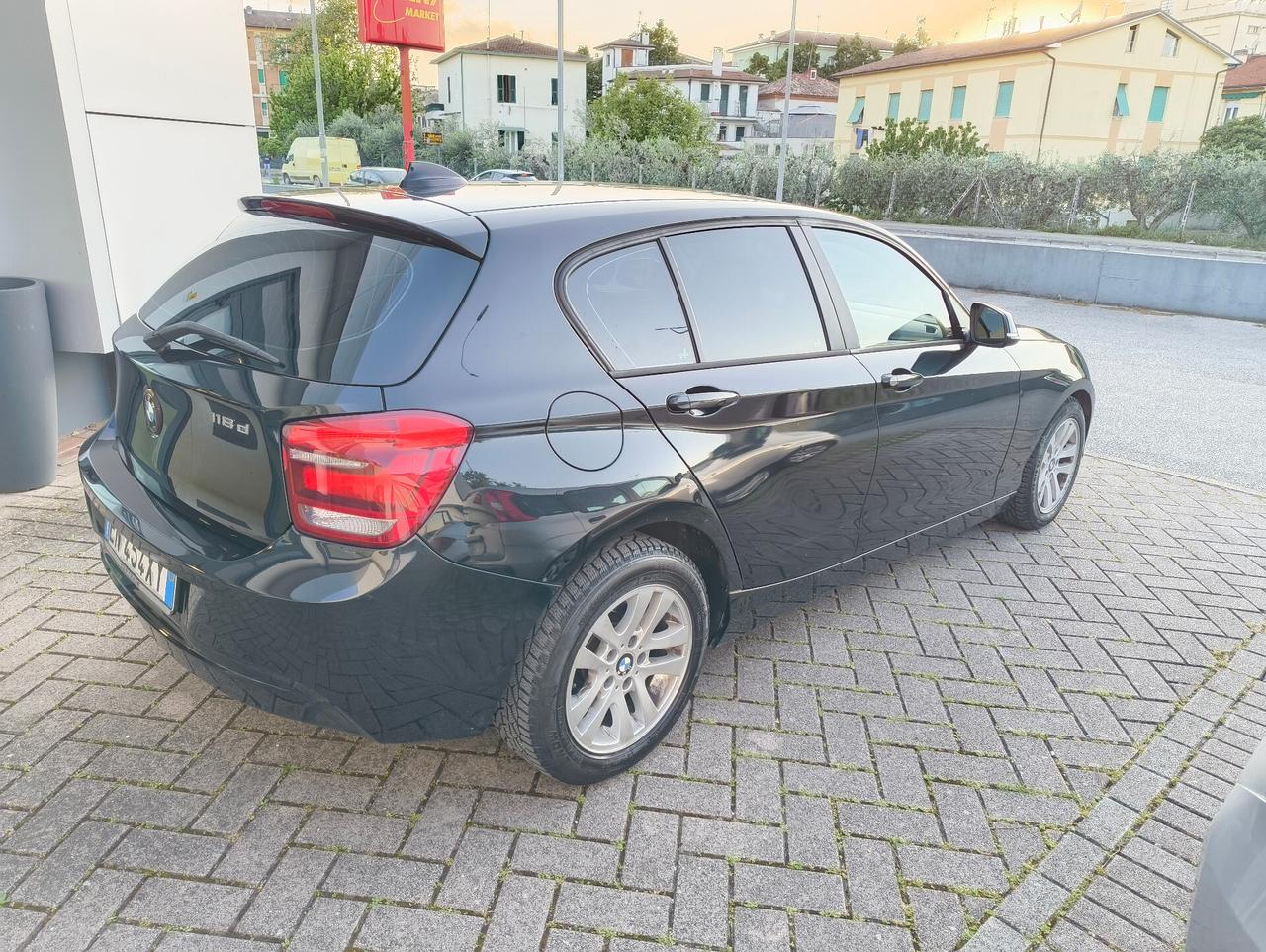 Bmw 118 118d 5p. Urban