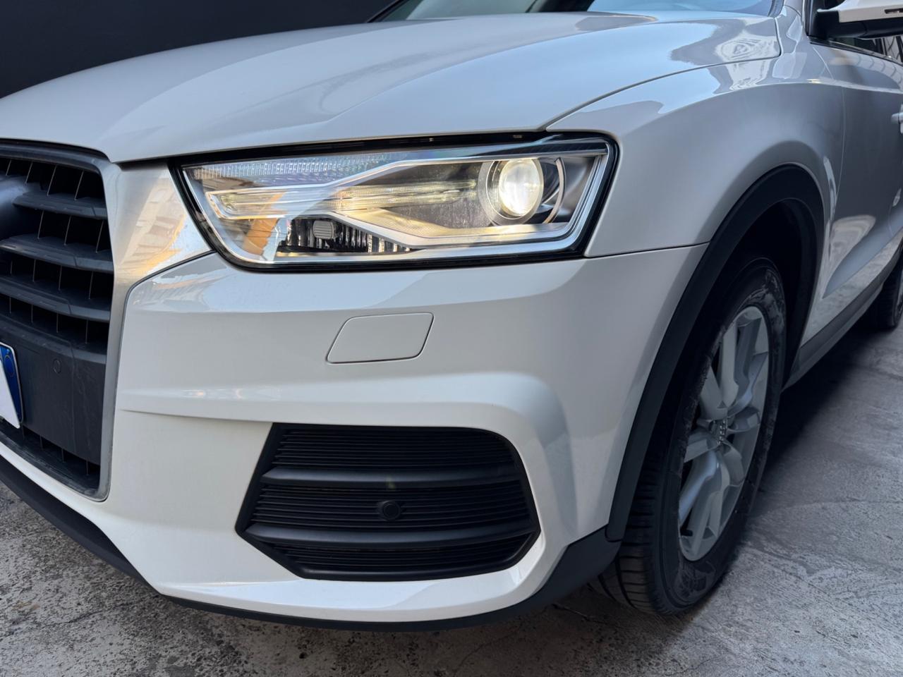Audi Q3 2.0 TDI 120 CV Business Sport