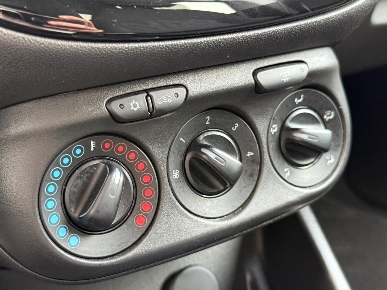 Opel Corsa 1.4 GPL Tech 5 porte|NEOPATENTATI
