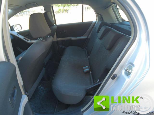 TOYOTA Yaris 1.0 5 porte