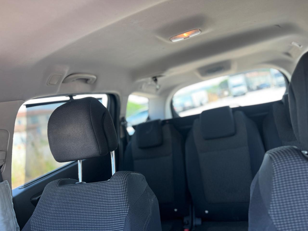 Peugeot 5008 1.6 HDi 110CV Business