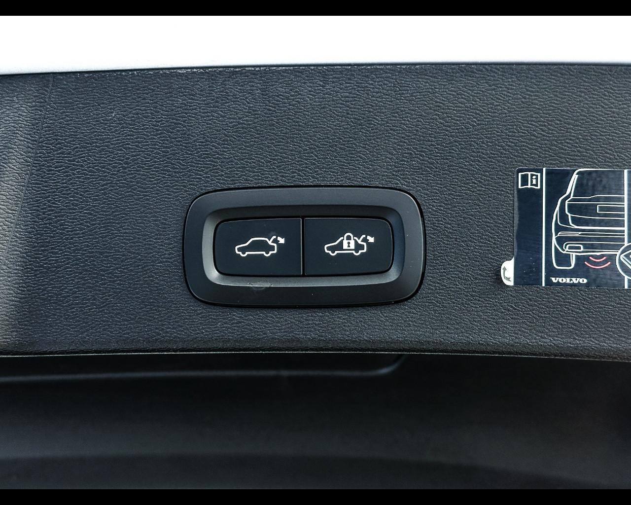 VOLVO XC40 (2017-->) - XC40 T5 Recharge Plug-in Hybrid automatico Plus Dark