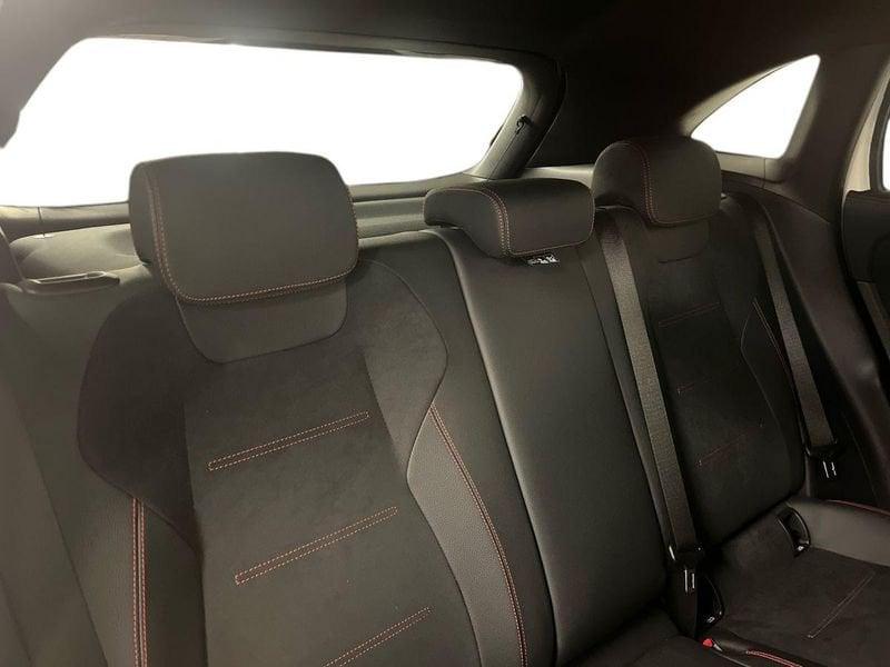 Mercedes-Benz GLA 180 d Automatic AMG Line Advanced Plus