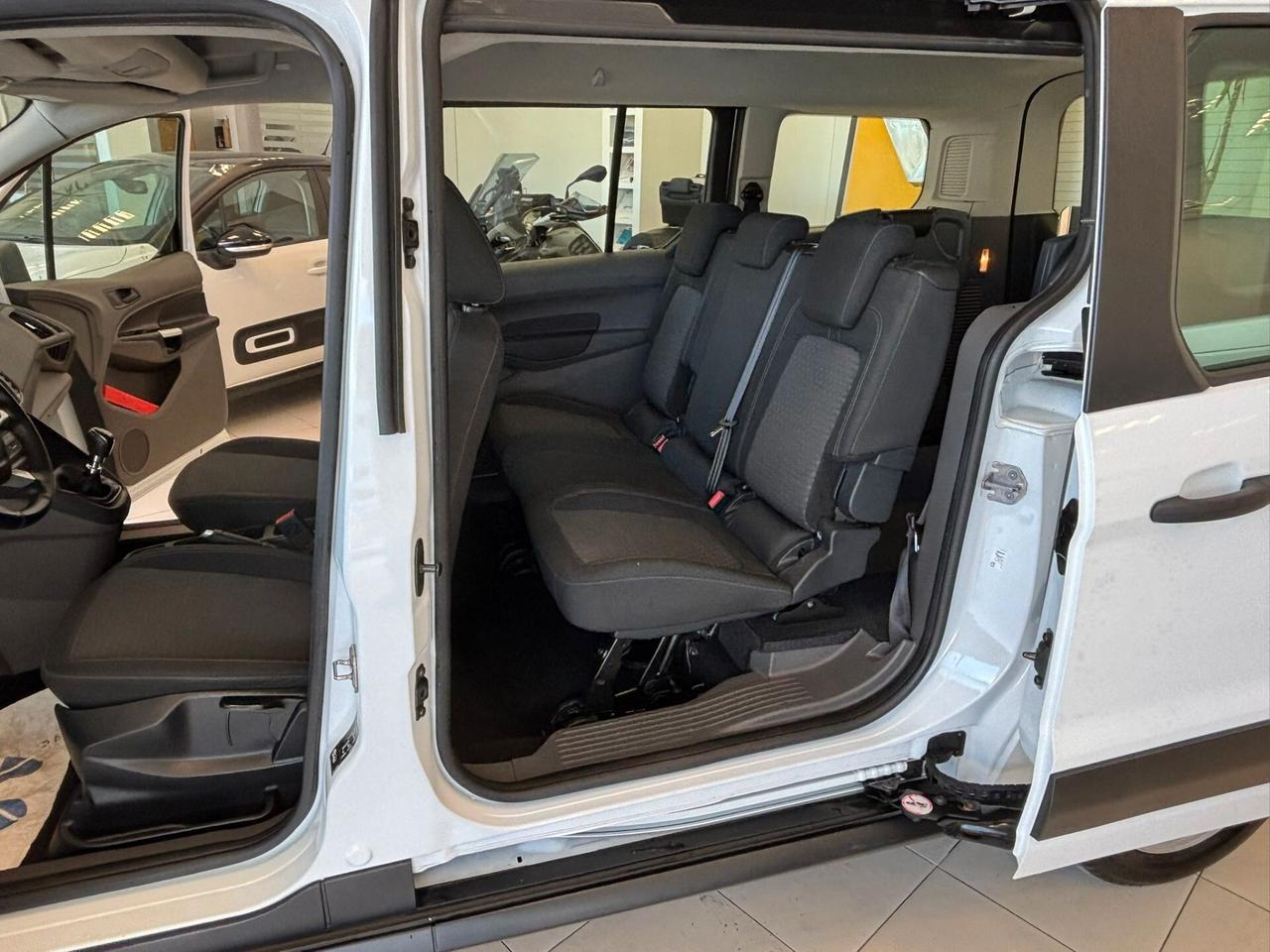 FORD TRANSIT CONNECT TRASPORTO DISABILI 7 POSTI PIANO RIBASSATO