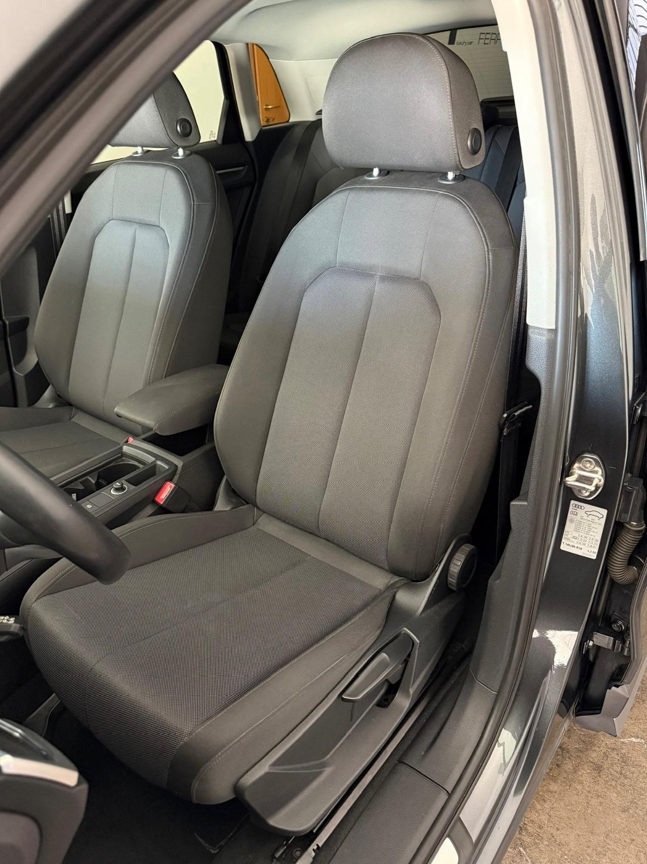 Audi Q3 35 2.0 Tdi 150CV S line TETTO/TELECAM