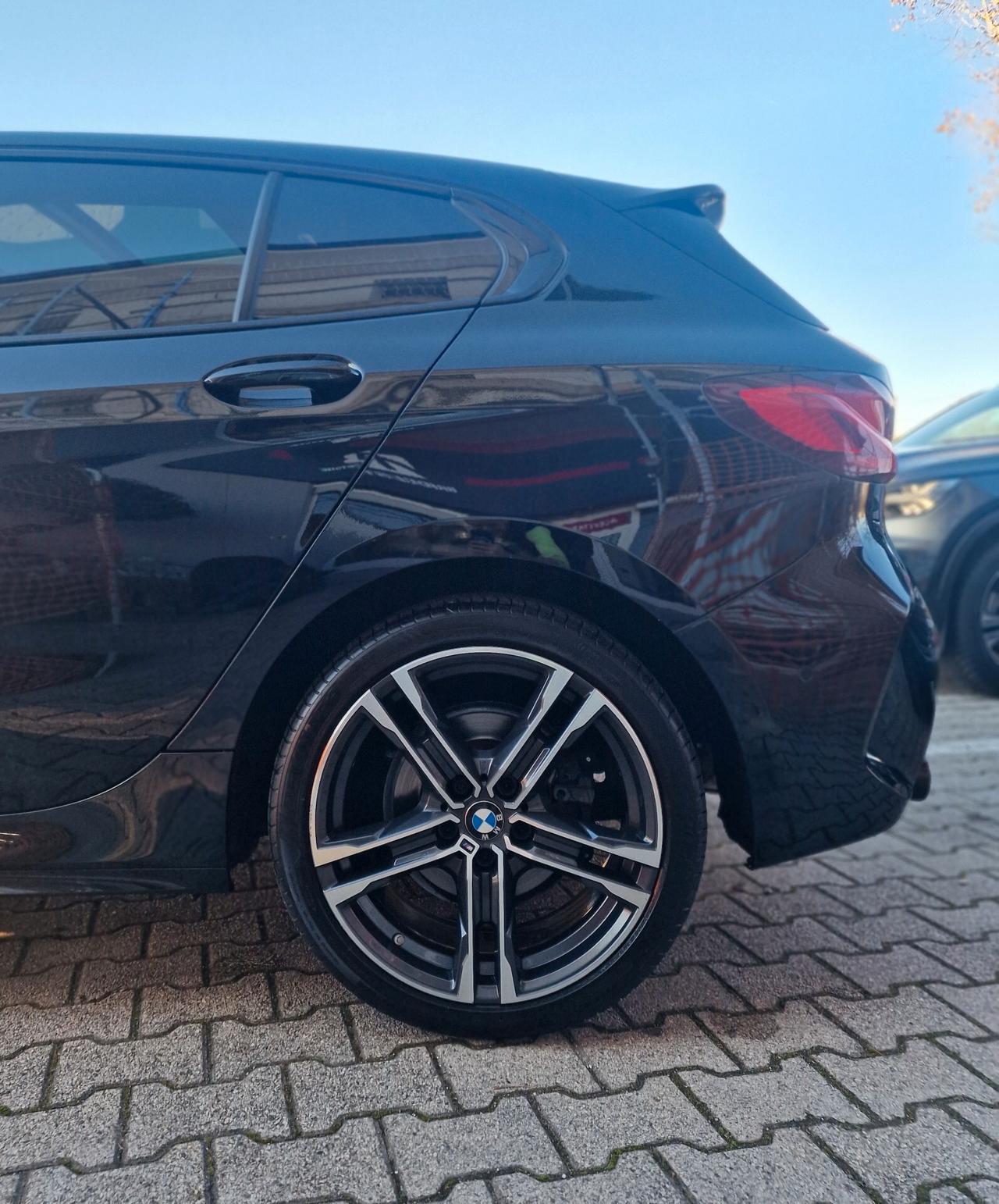 Bmw 116 116d 5p. Msport