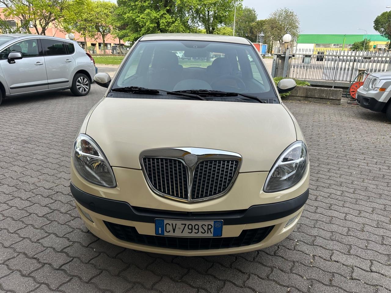 Lancia Ypsilon 1.2 Argento