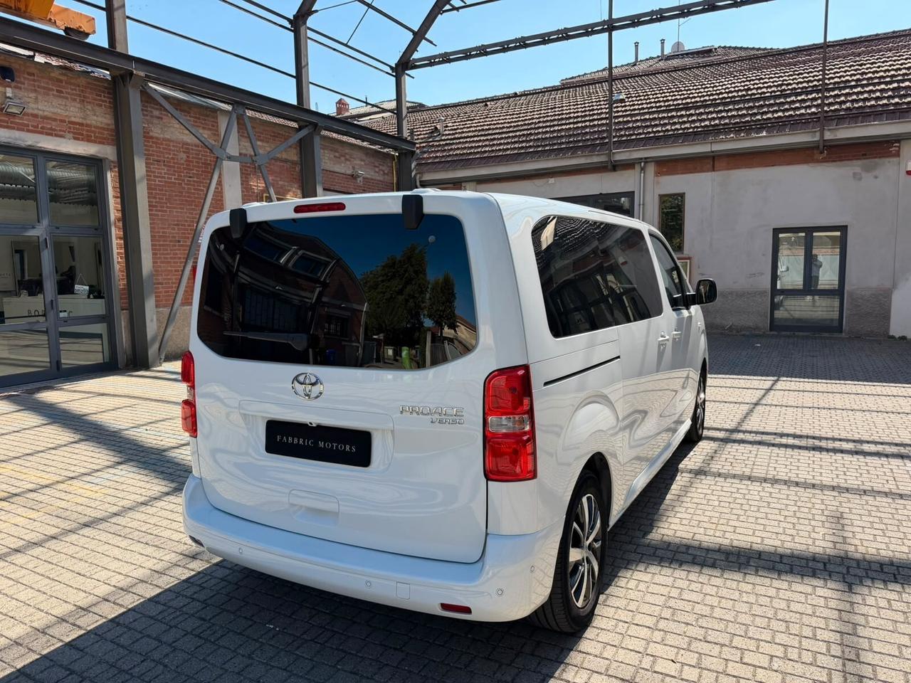 Toyota Proace Verso 2.0D 177 CV L1 Medium A/T D Executive