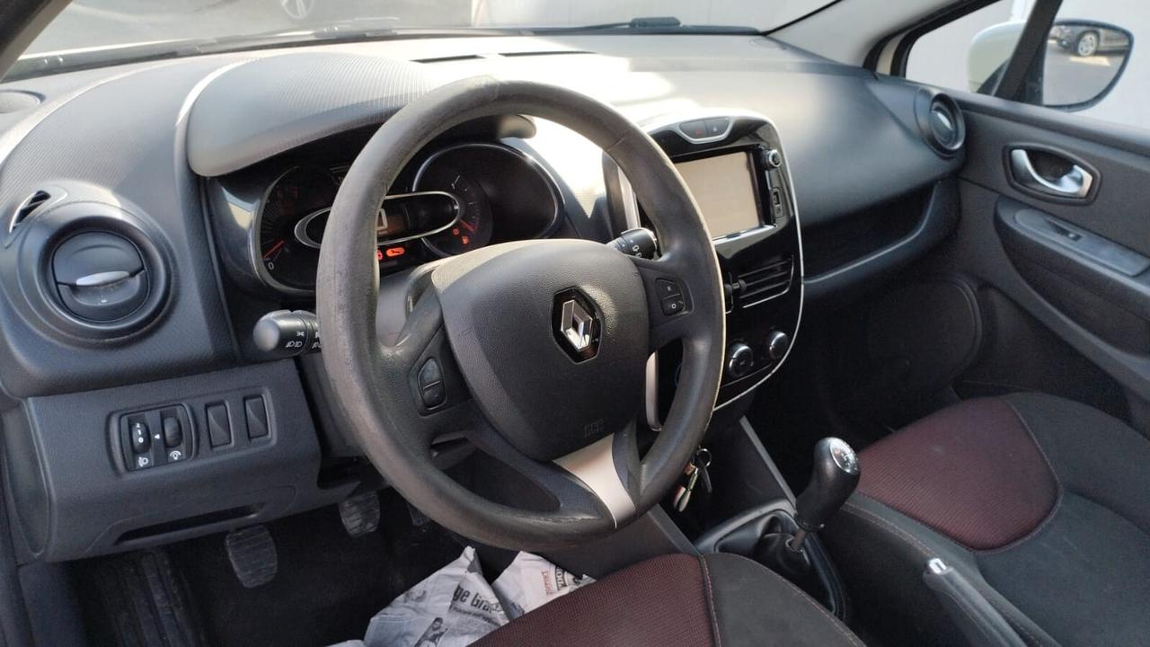 Renault Clio 1.2 75CV 5 porte Zen