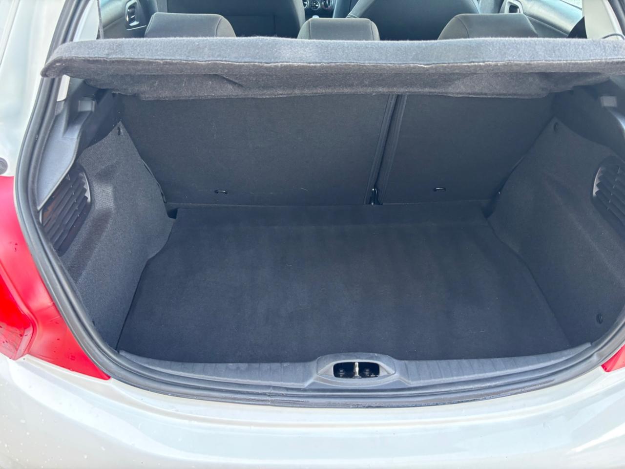 Peugeot 208 1.4 HDi 68 CV 5 porte Access
