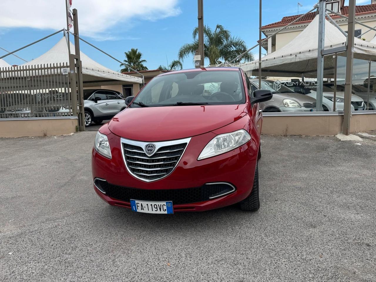 Lancia Ypsilon 0.9 TwinAir 85 CV 5 porte Metano Ecochic Silver