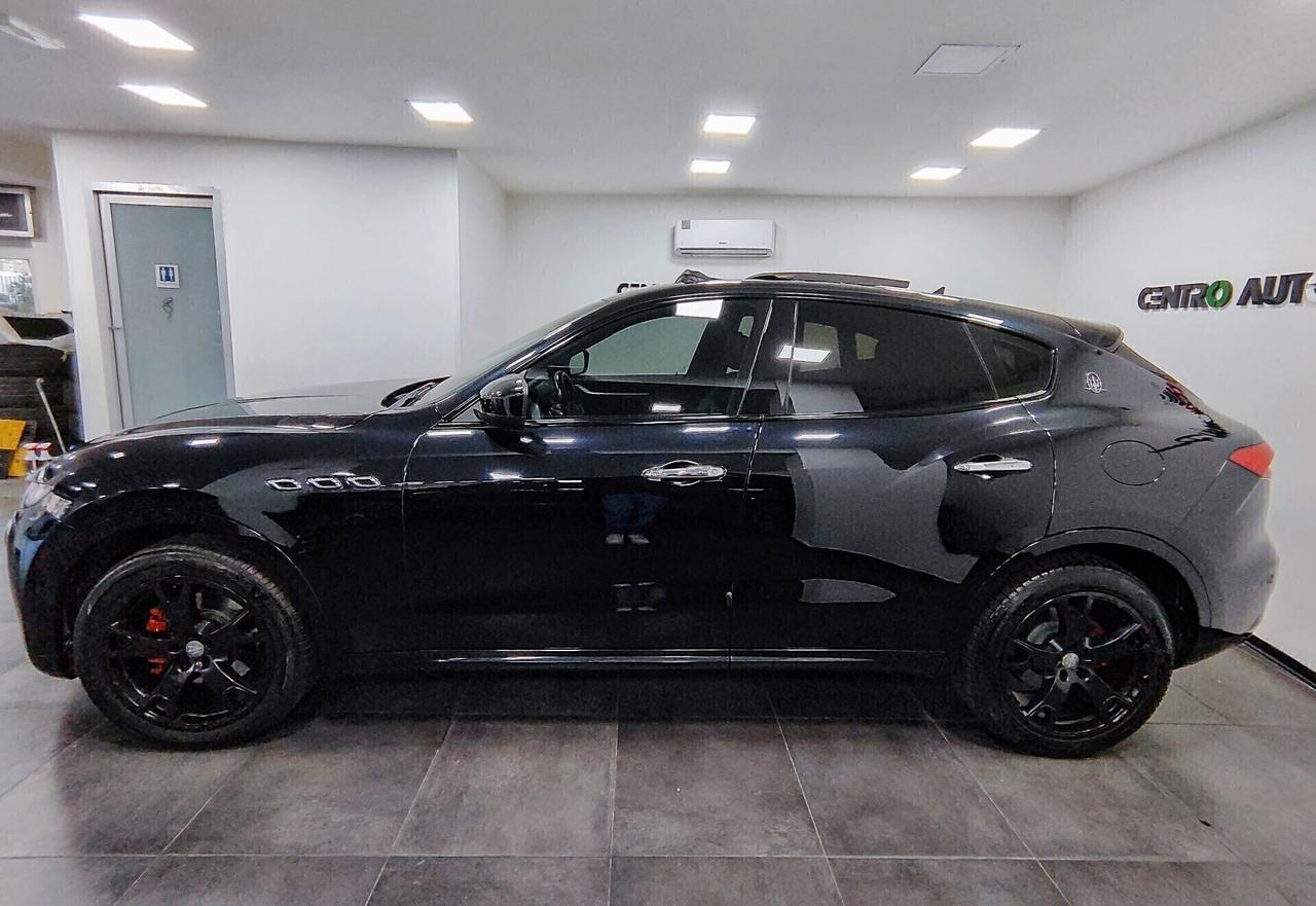Maserati Levante V6 Diesel 275 CV AWD Gransport Tetto