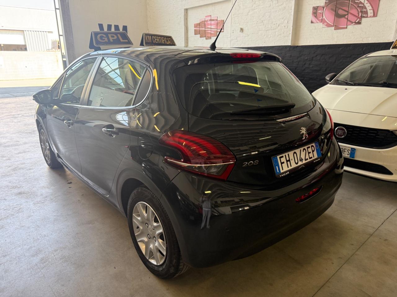 Peugeot 208 PureTech 82 5p. GPL Allure