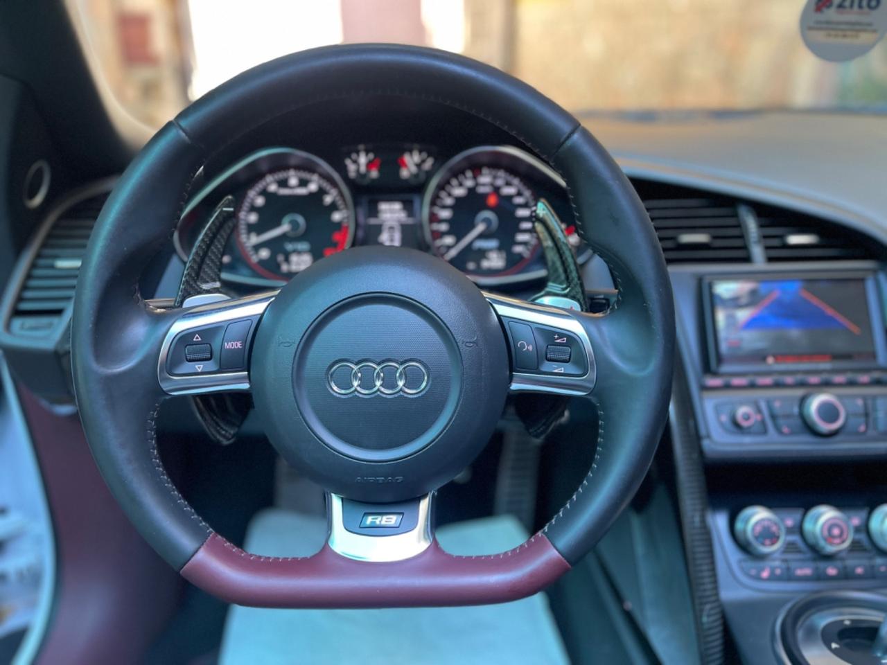Audi R8 Spyder 5.2 V10 FSI quattro R tronic