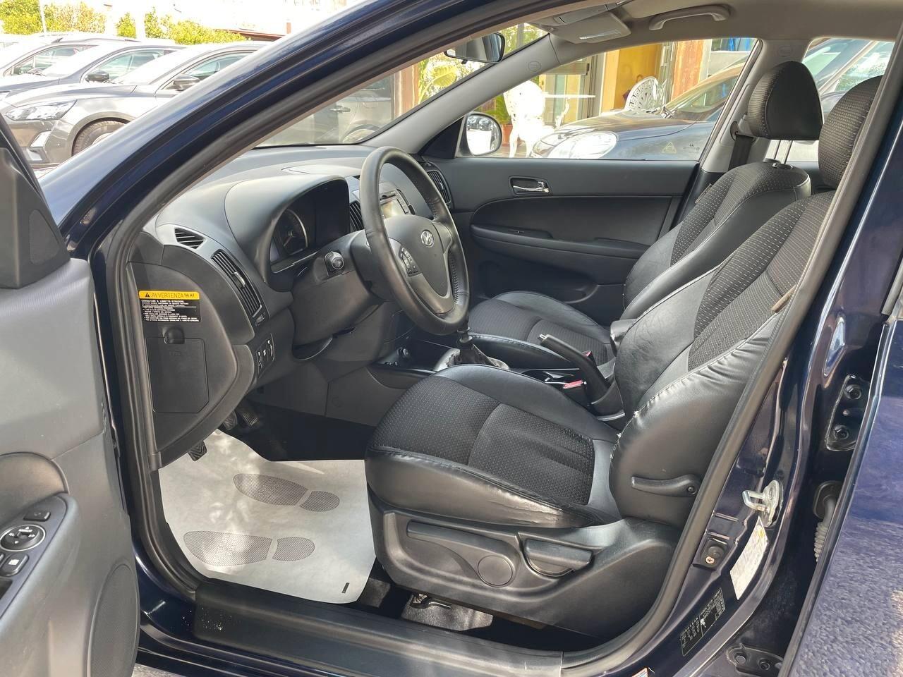 HYUNDAI i30 1.6 CRDI - 2008