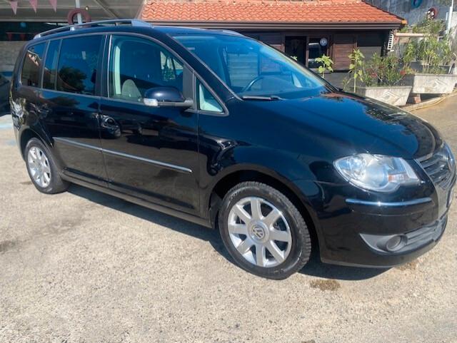 Volkswagen Touran 2.0 Conceptline Ecofuel