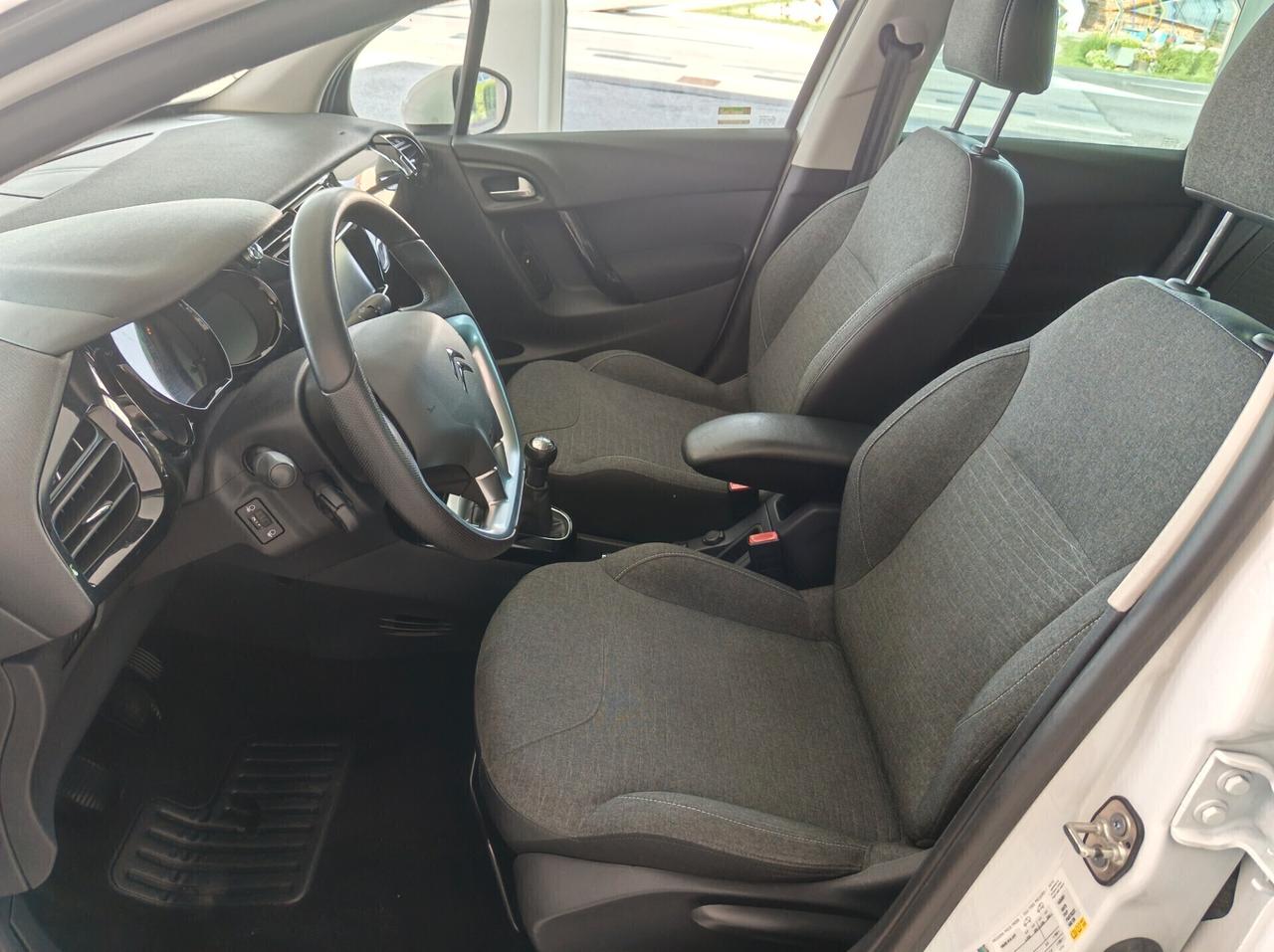 Citroen C3 PureTech 68 Exclusive - 2015