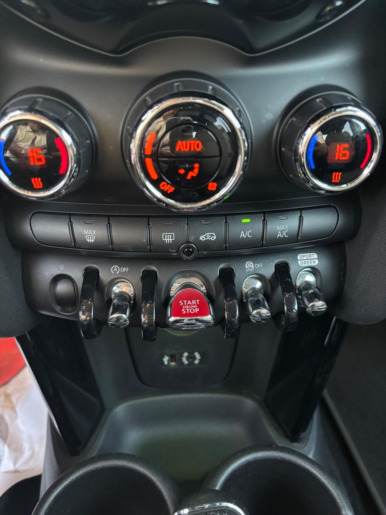 Mini 2.0 Cooper SD 170cv Business 5 porte 2018