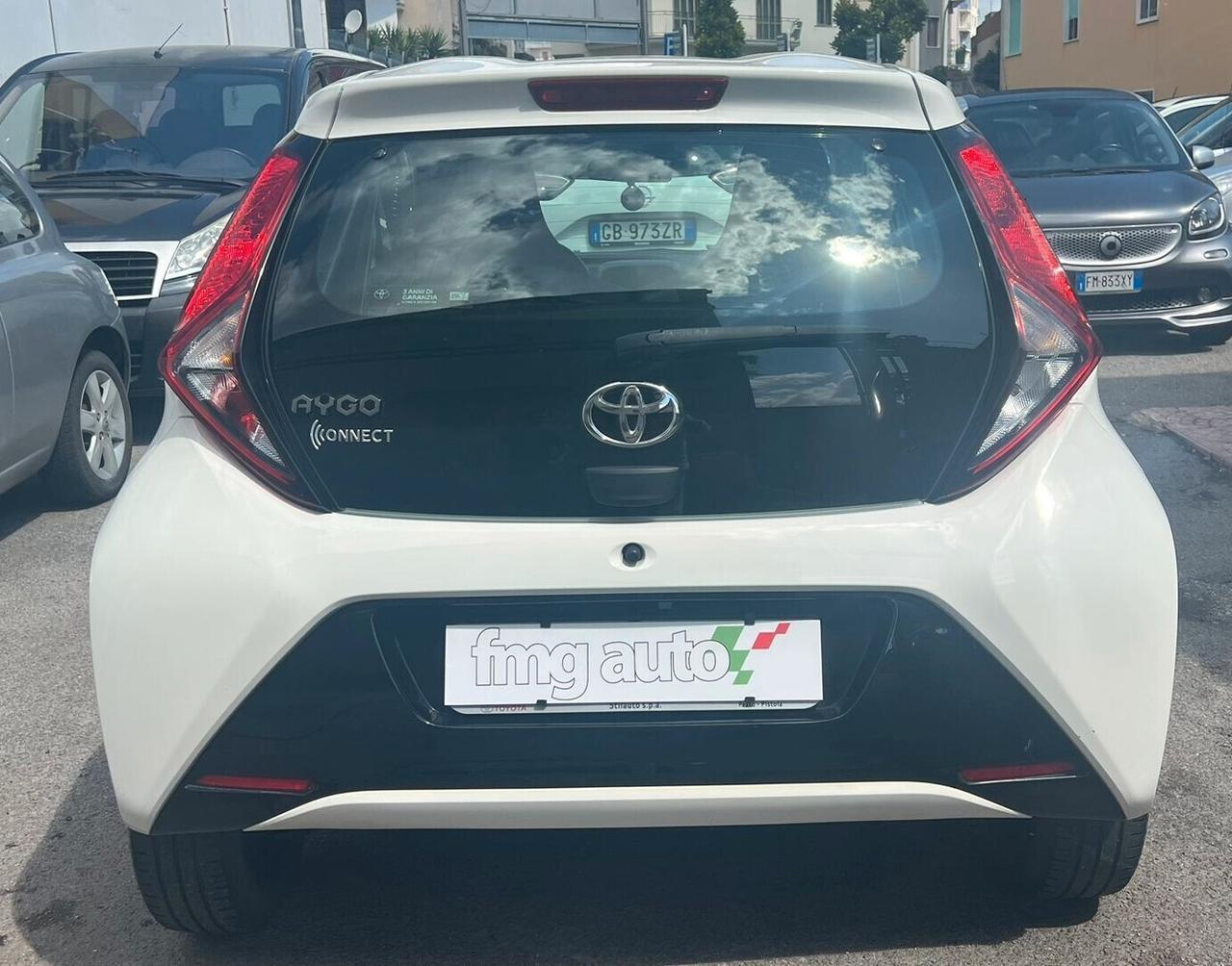 Toyota Aygo Connect 1.0 VVT-i 72 CV 5 porte x-clusiv