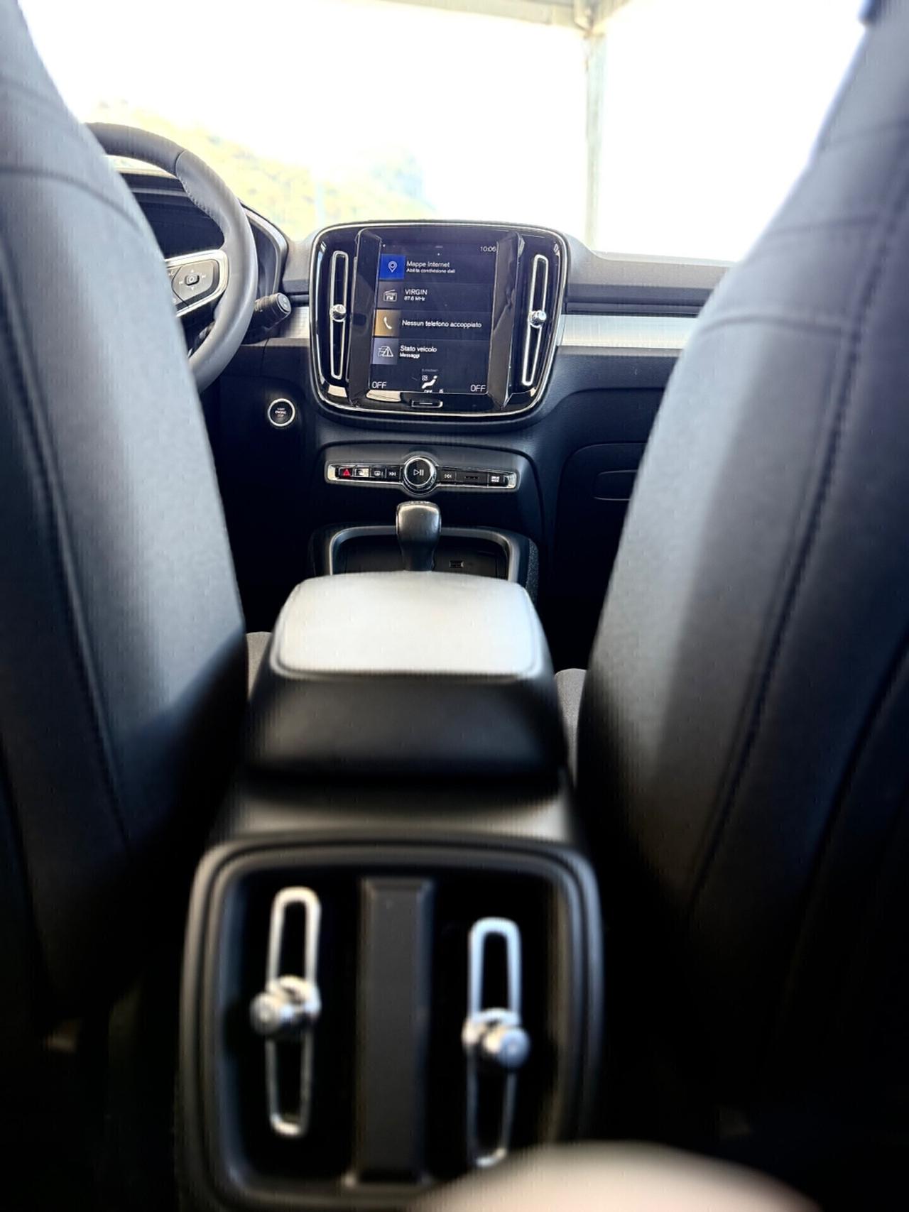 Volvo XC40 T3 *LED*CERCHI18*UNIPRO