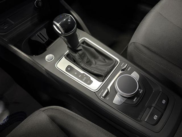 AUDI Q2 30 TDI S tronic Business Advanced