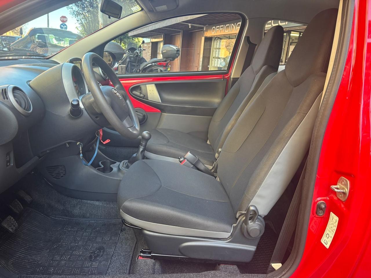 Toyota Aygo 1.0 - PASSAGGIO DI PROPRIETà INCLUSO
