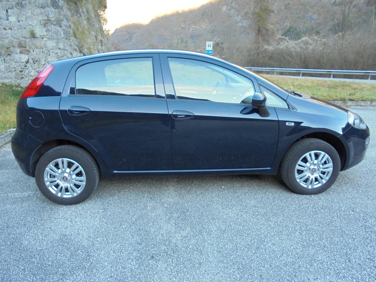 FIAT PUNTO 1.4 NATURAL POWER LOUNGE 5P -NEOPATENTATI-