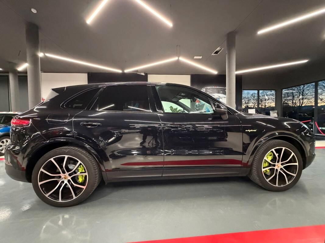 Porsche Cayenne 3.0 e-hybrid tiptronic