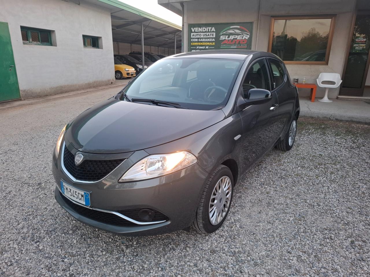 Lancia Ypsilon 1.2 69 CV 5 porte Silver