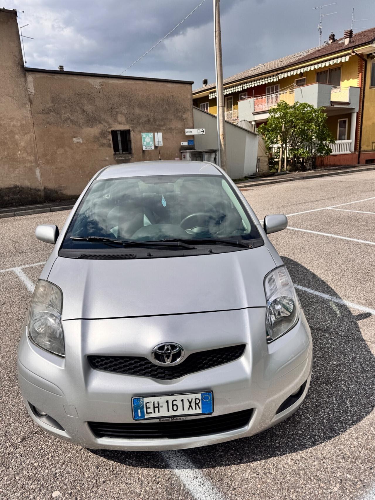 Toyota Yaris 1.3 5 porte 2011