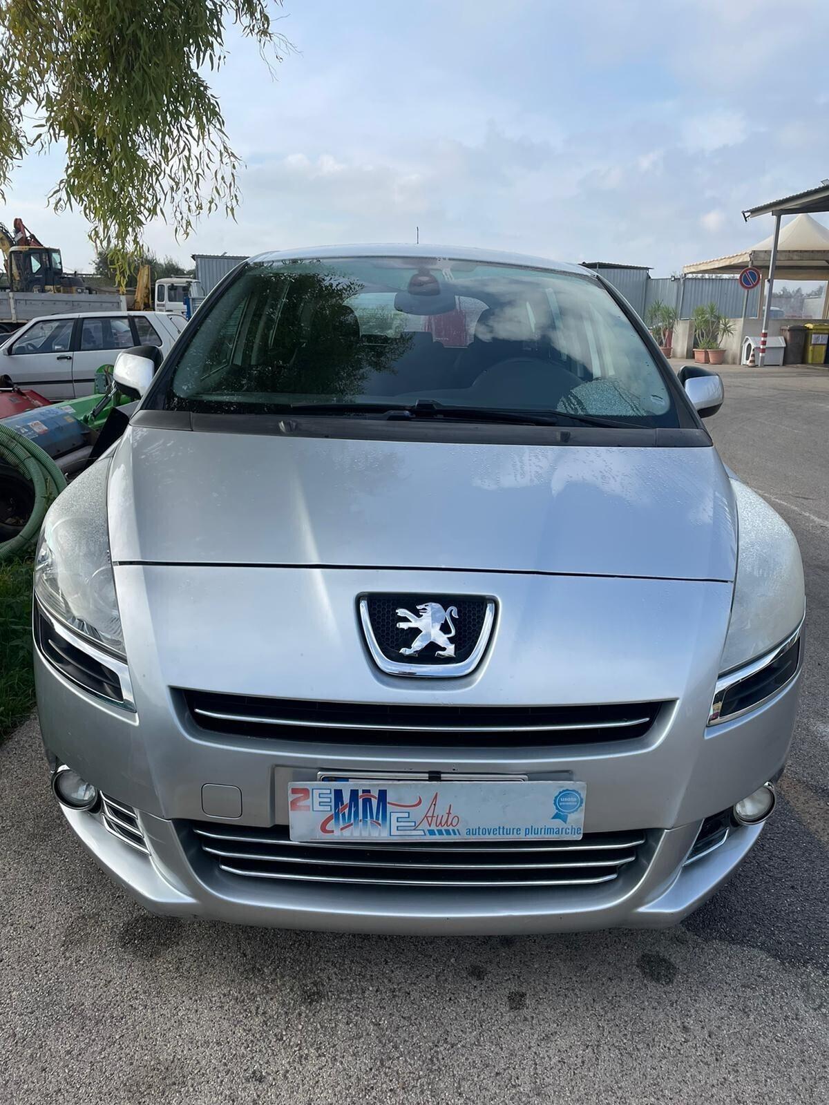 Peugeot 5008 1.6 HDi 110CV cambio robotizzato Tecn