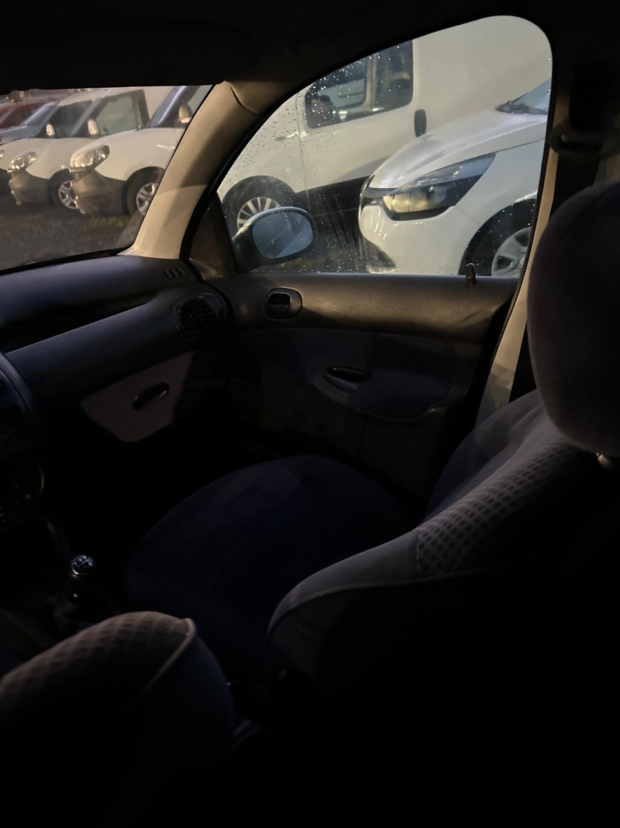 Peugeot 206 1.1 5p. XT