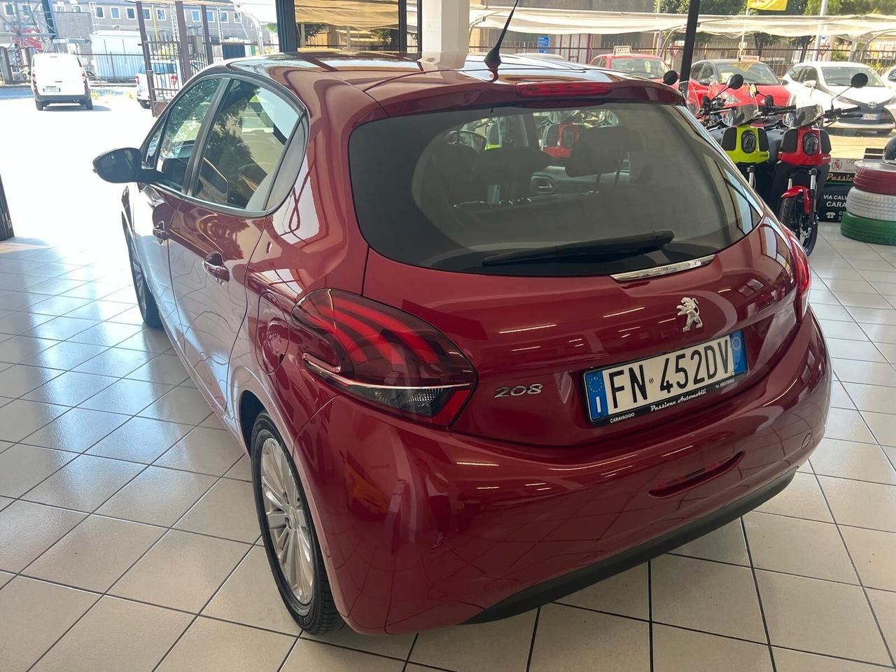 Peugeot 208 PureTech 82 5 porte ALLURE