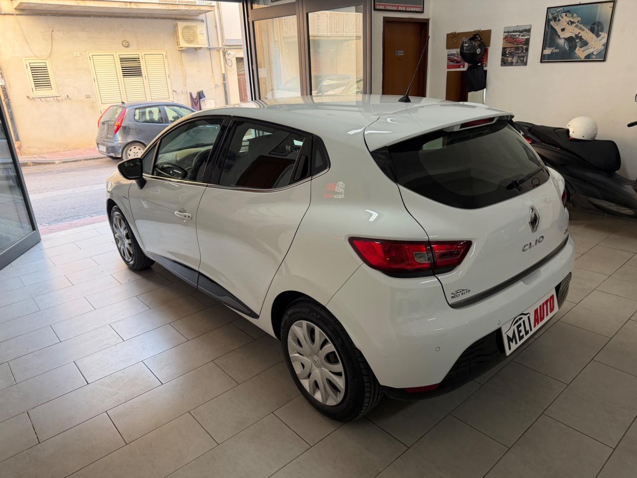 Renault Clio 1.5 DCI 75CV Costume National