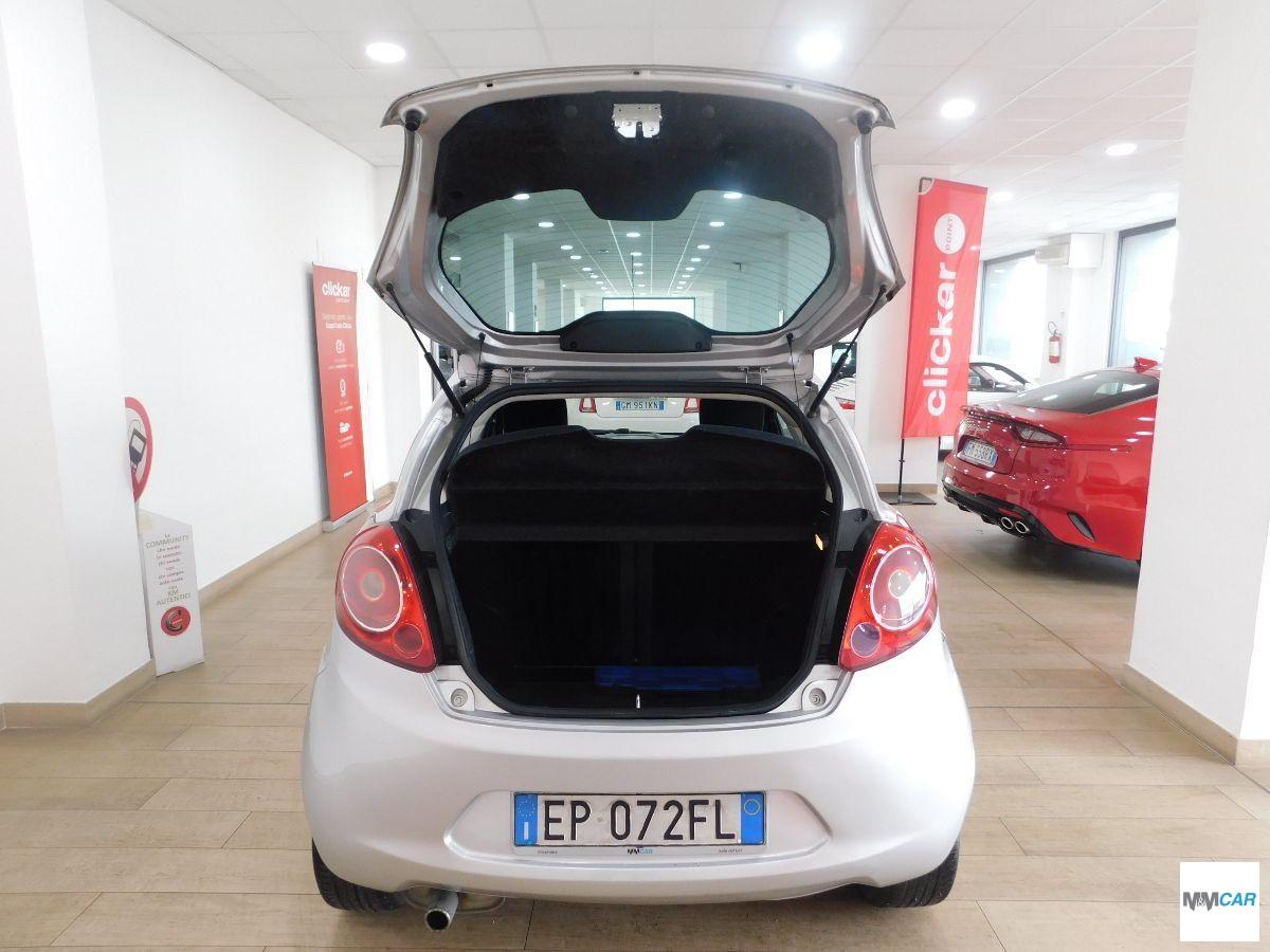 1.2 8V 69CV Titanium Business GPL