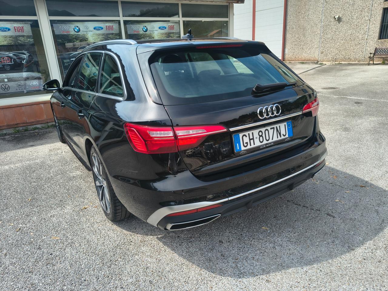 AUDI A4 AVANT 40 TDI S TRONIC 108.000 KM