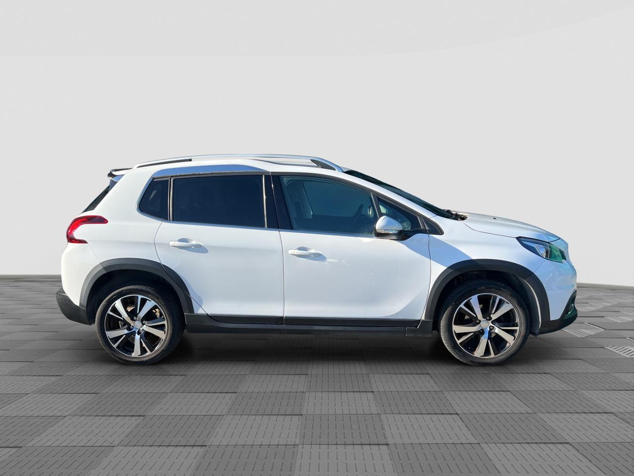 PEUGEOT 2008 BlueHDi 100 Allure