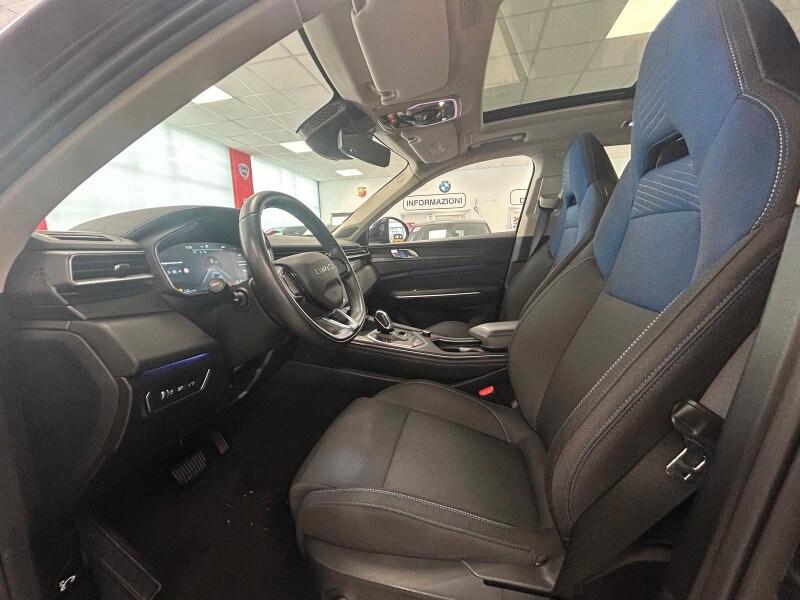 LYNK&CO 01 01 PHEV