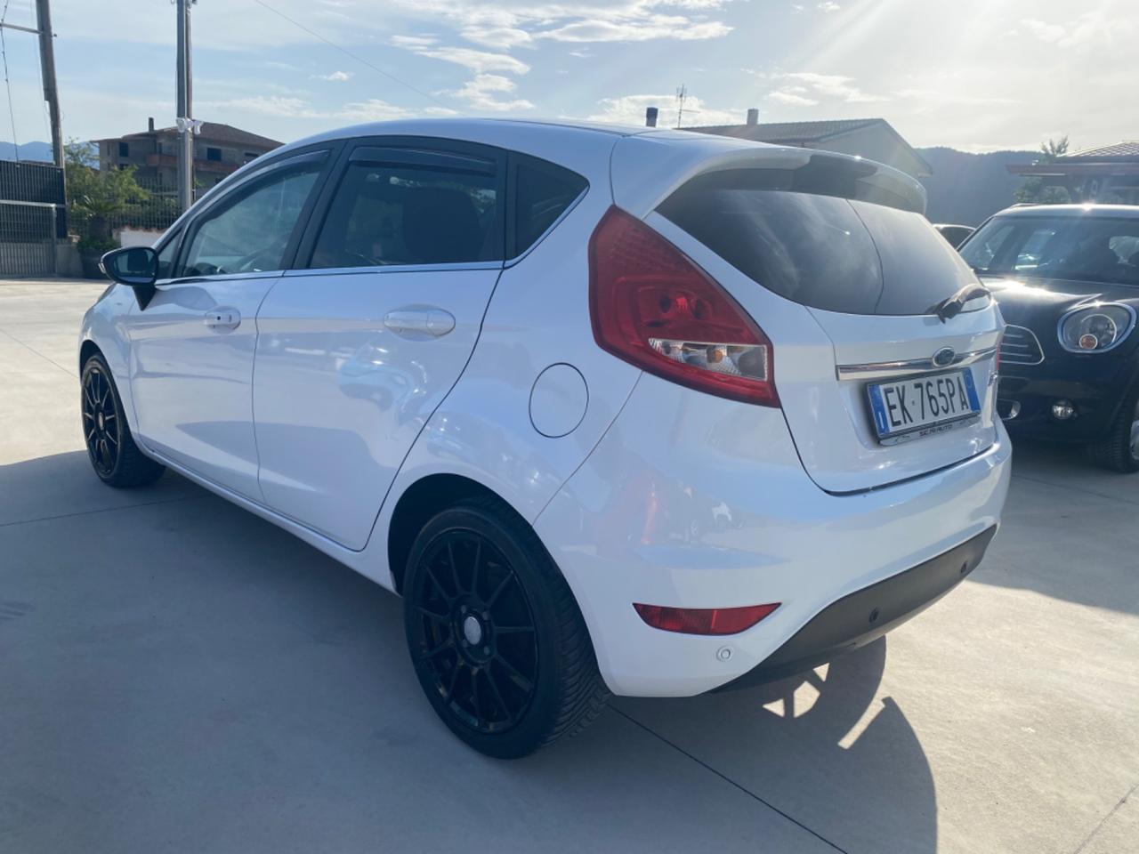 Ford Fiesta 1.4 5 porte Bz.- GPL Titanium