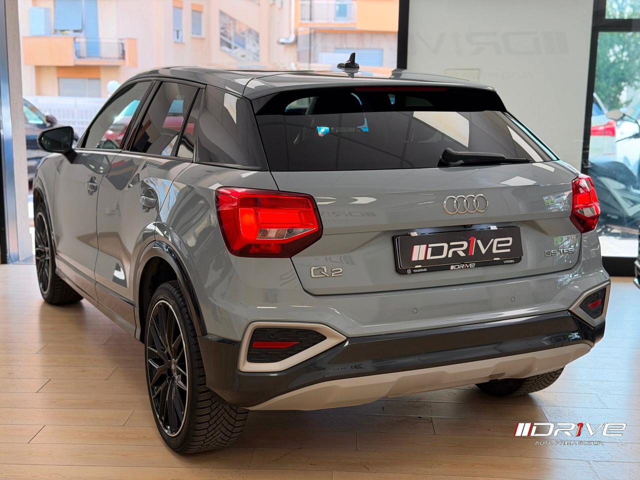 AUDI Q2 Q2 35 TFSI S tronic Identity Black