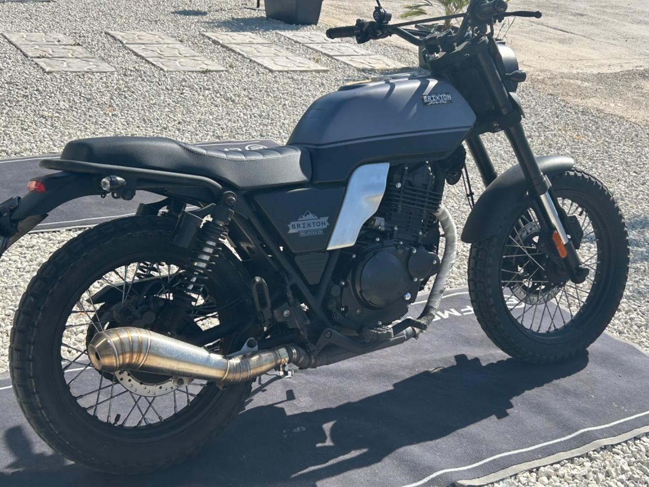 Brixton BX 250